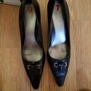 Bandolino black heels